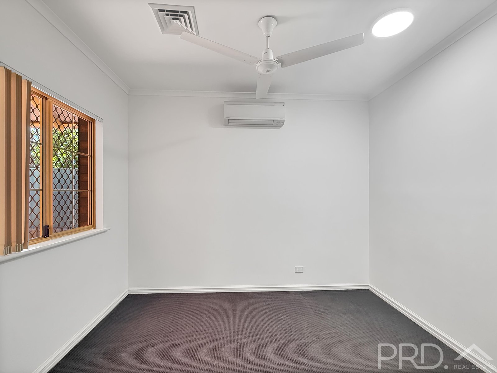 16A Haddon Way NICKOL 12