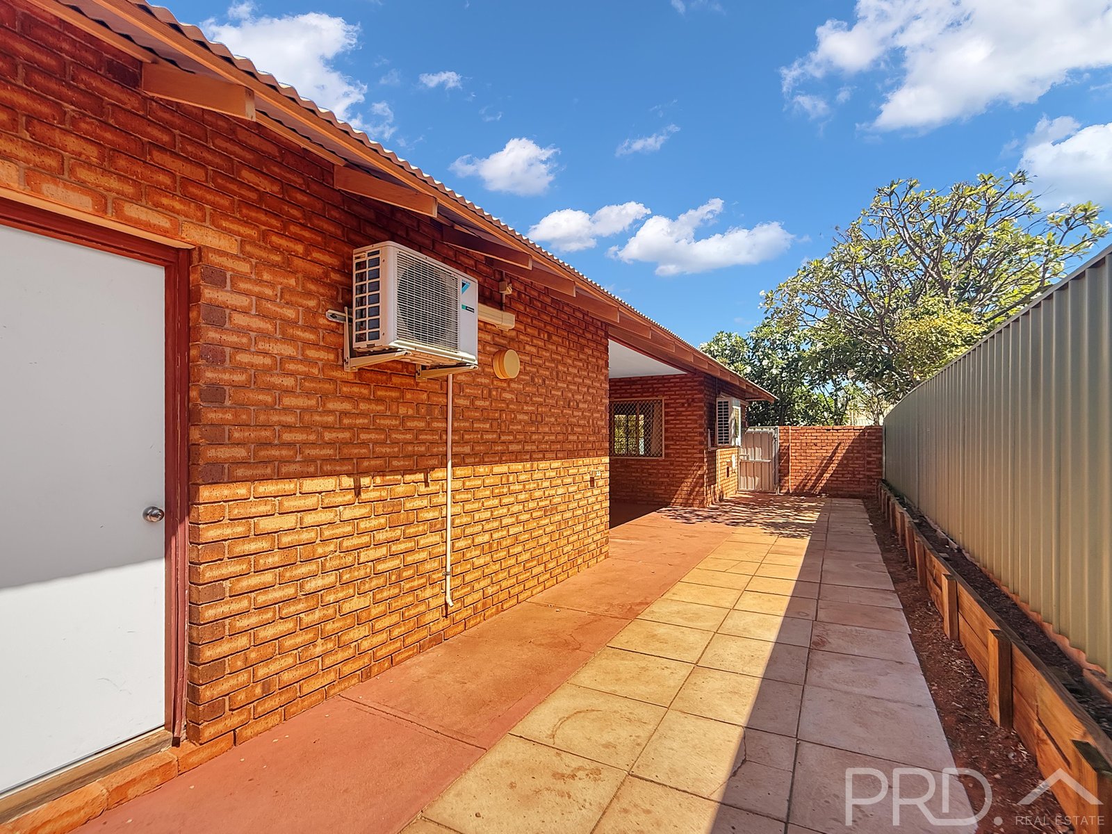 16A Haddon Way NICKOL 17