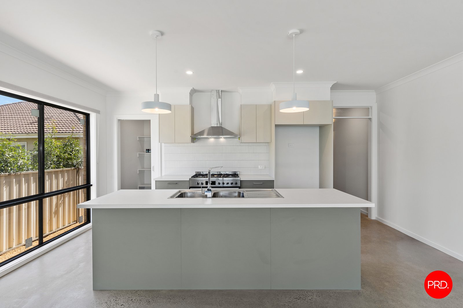 16A Hammer Street FLORA HILL 2