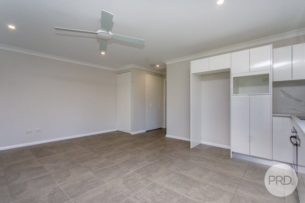 16A Henry Lawson Avenue WERRINGTON COUNTY 4