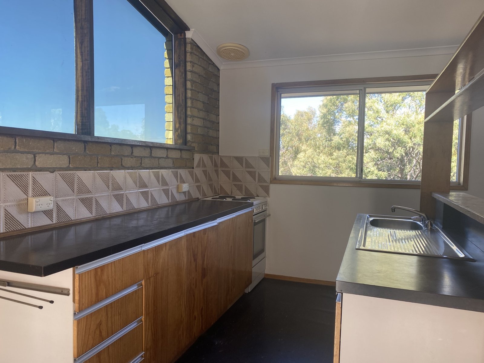 16a Kirby Court WEST HOBART 2