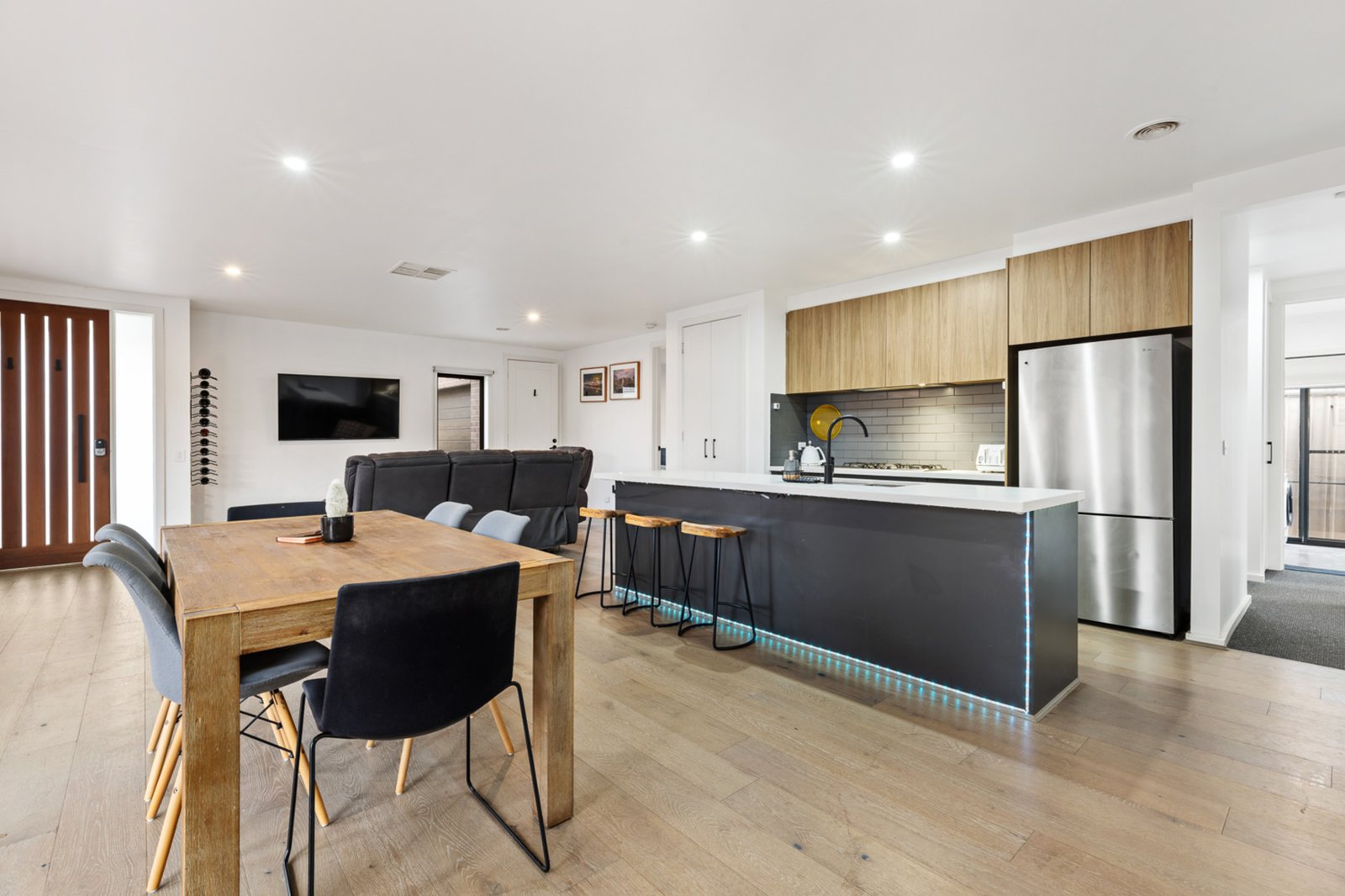 Gallery: 16A Longley Street