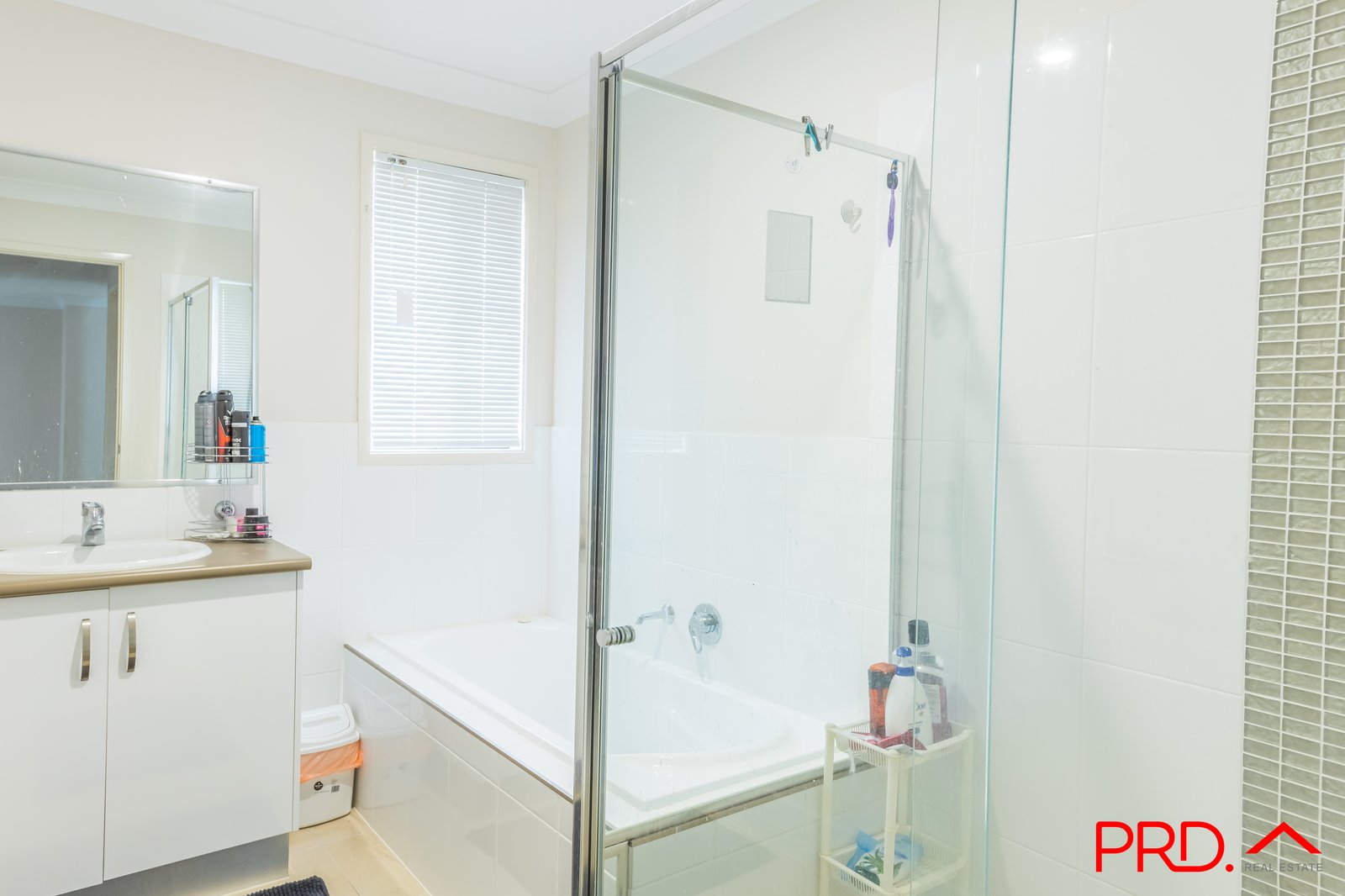 16a McKinlay Place TAMWORTH 9