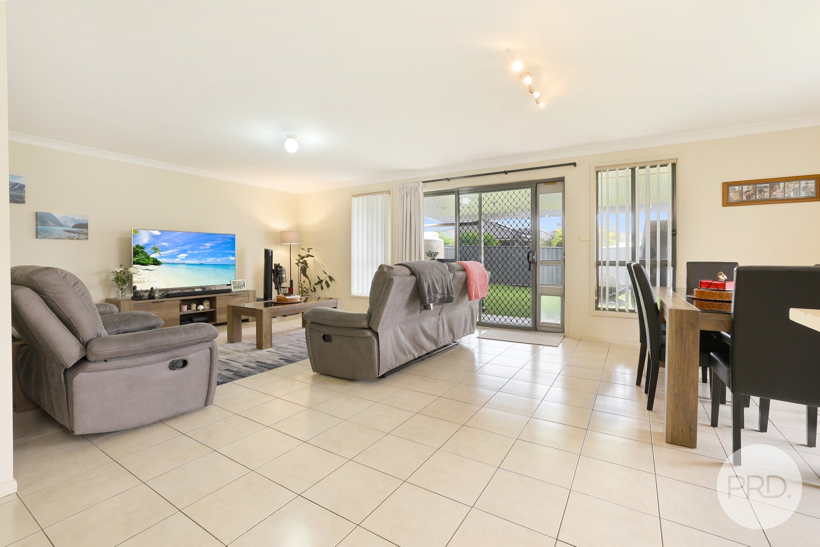 16a Rosella Avenue TAMWORTH 10