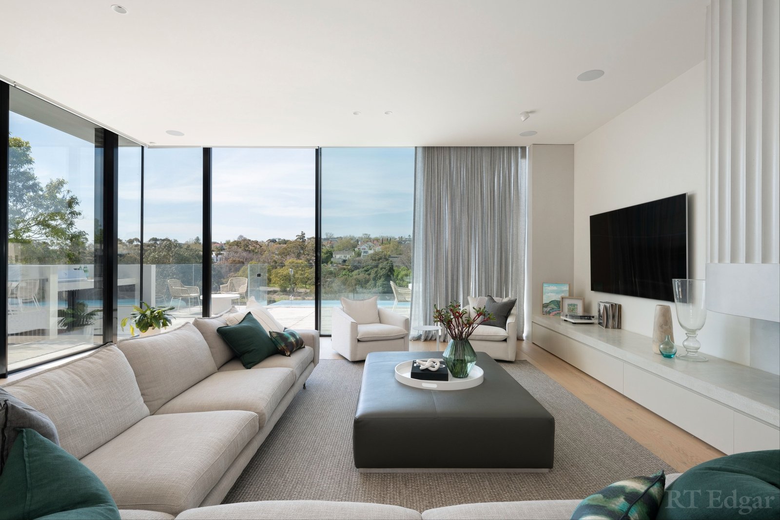 Real Estate and Property in 16a Vista Grove, Toorak, VIC