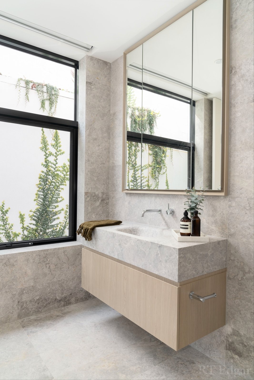 Real Estate and Property in 16a Vista Grove, Toorak, VIC