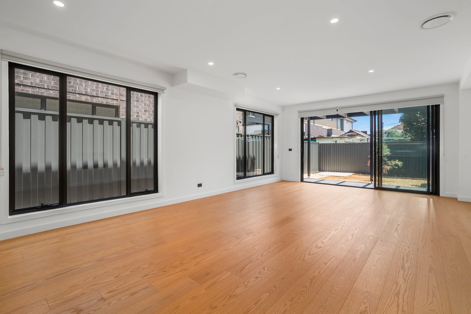 Gallery: 16B Derham Street