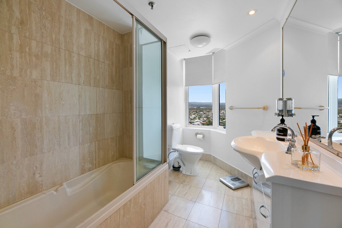 16C/3 Second Avenue BURLEIGH HEADS 11