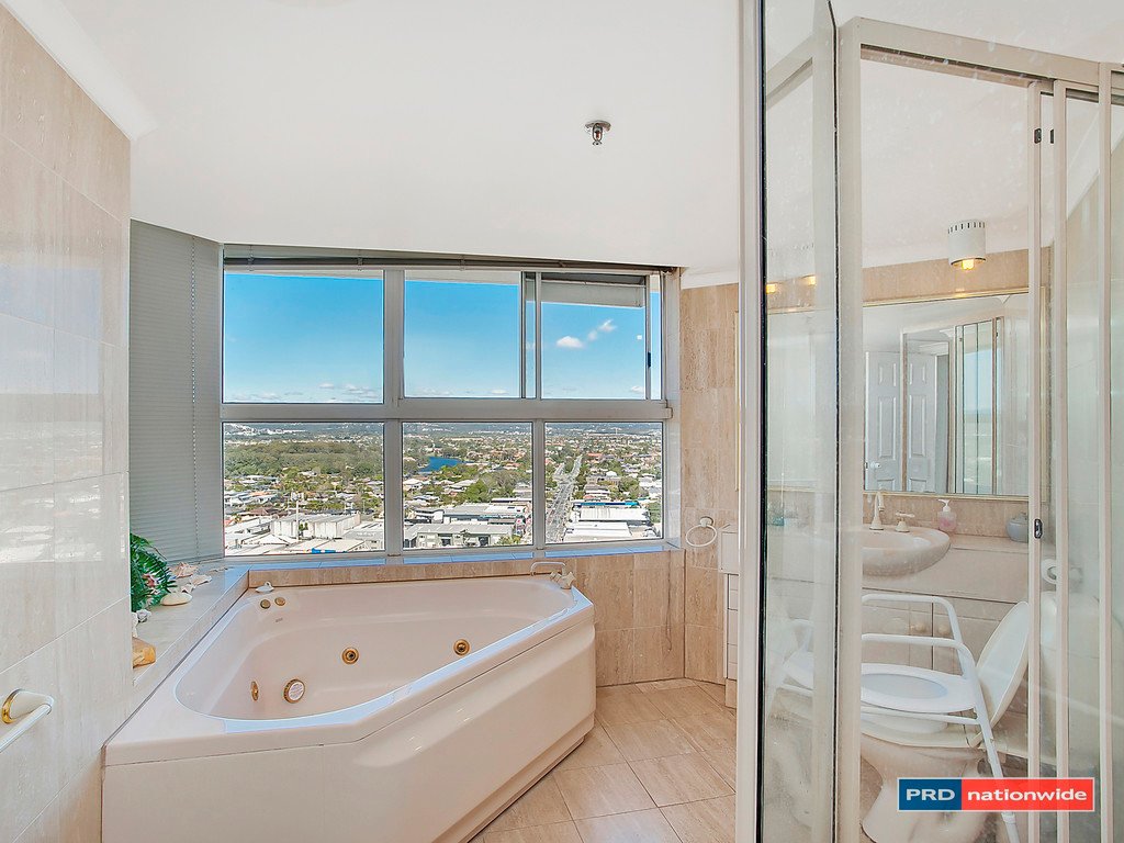 16E/238 The Esplanade BURLEIGH HEADS 7