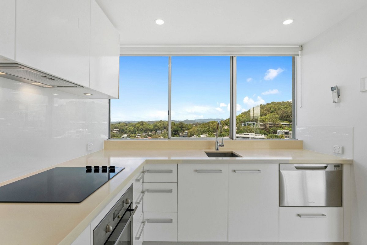 16F/52 Goodwin Terrace Burleigh Heads 16