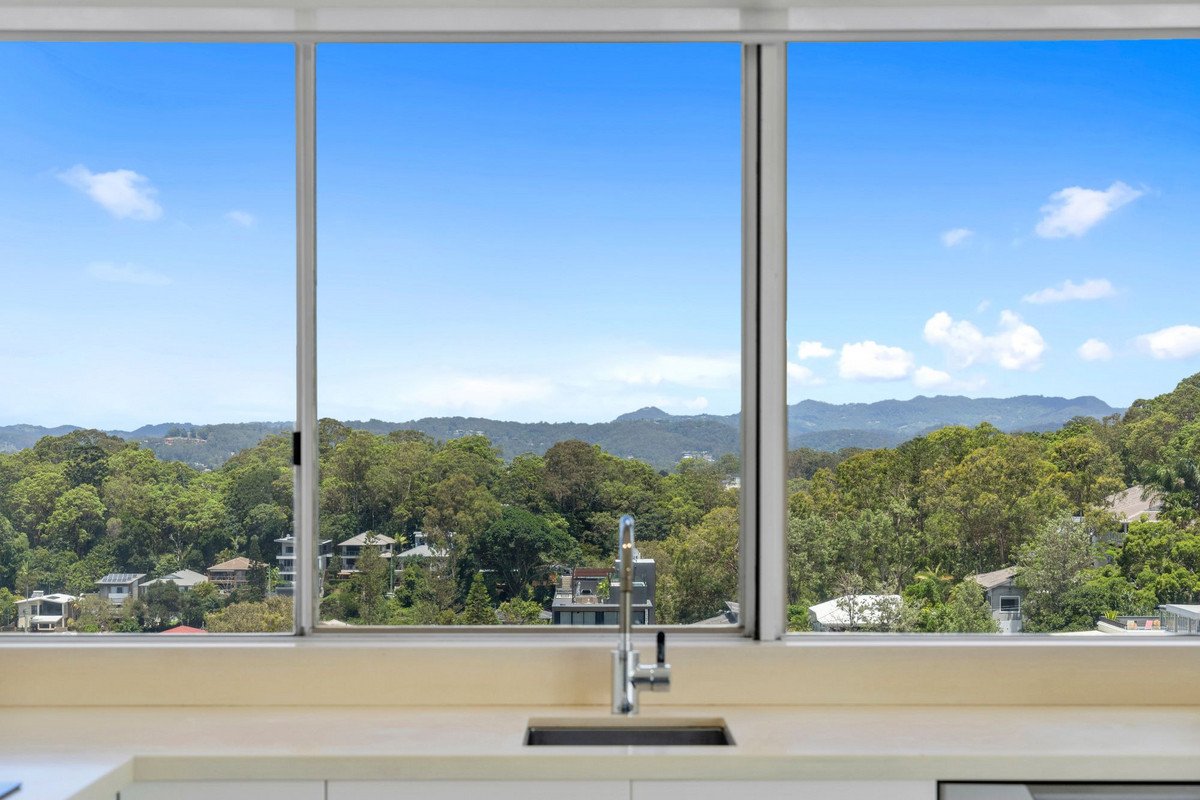 16F/52 Goodwin Terrace Burleigh Heads 21