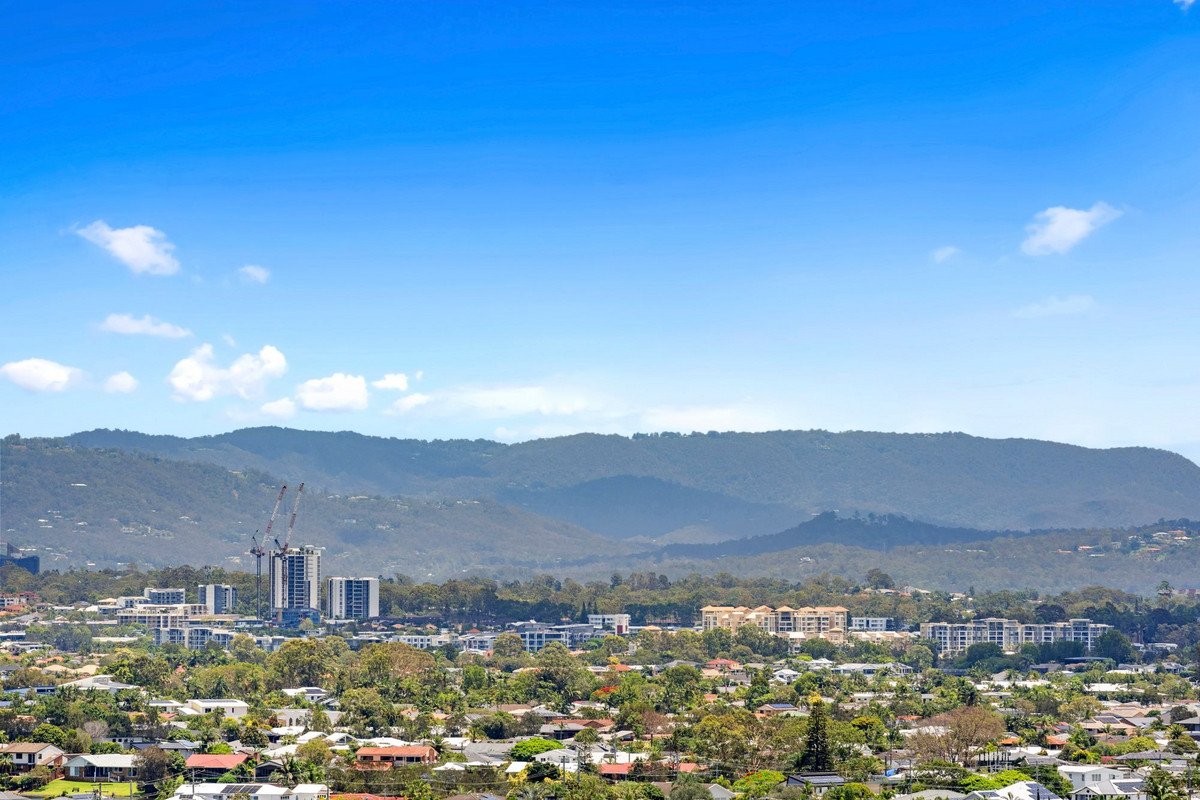16F/52 Goodwin Terrace Burleigh Heads 24