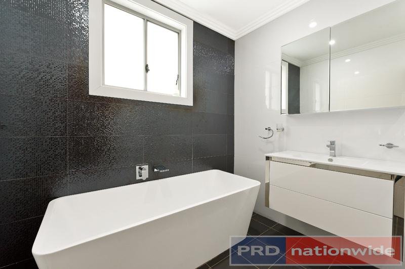 17 & 17A Napoli Street PADSTOW 6