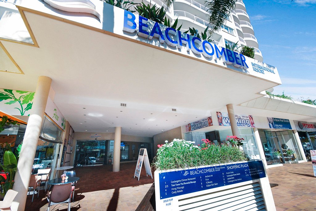 17 & 18/118 Griffith Street COOLANGATTA 1