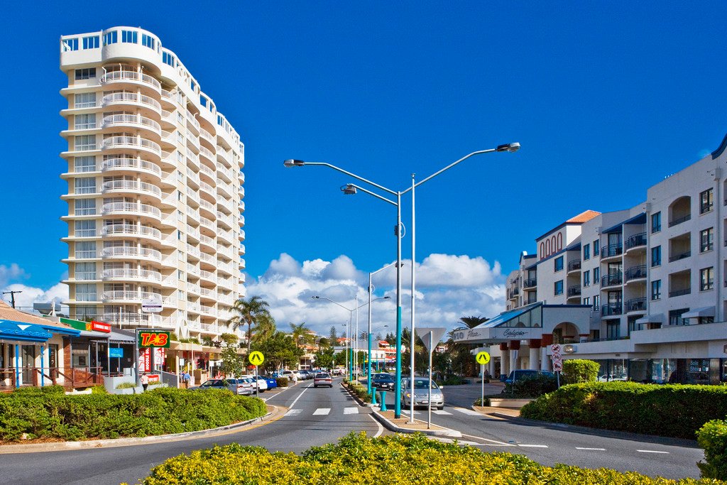 17 & 18/118 Griffith Street COOLANGATTA 2