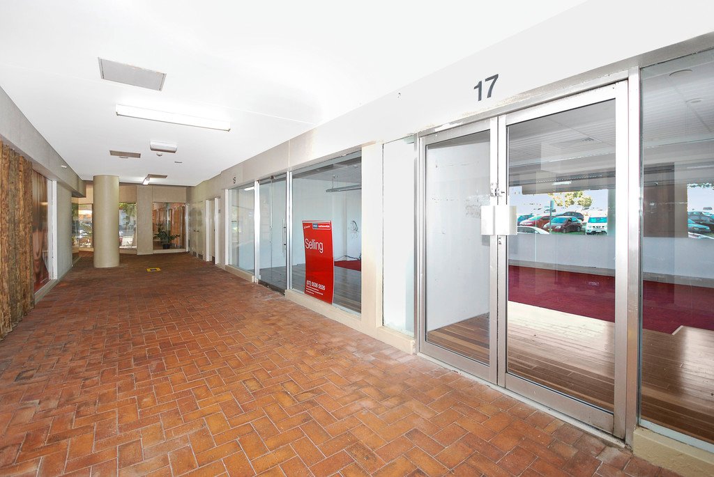 17 & 18/118 Griffith Street COOLANGATTA 3