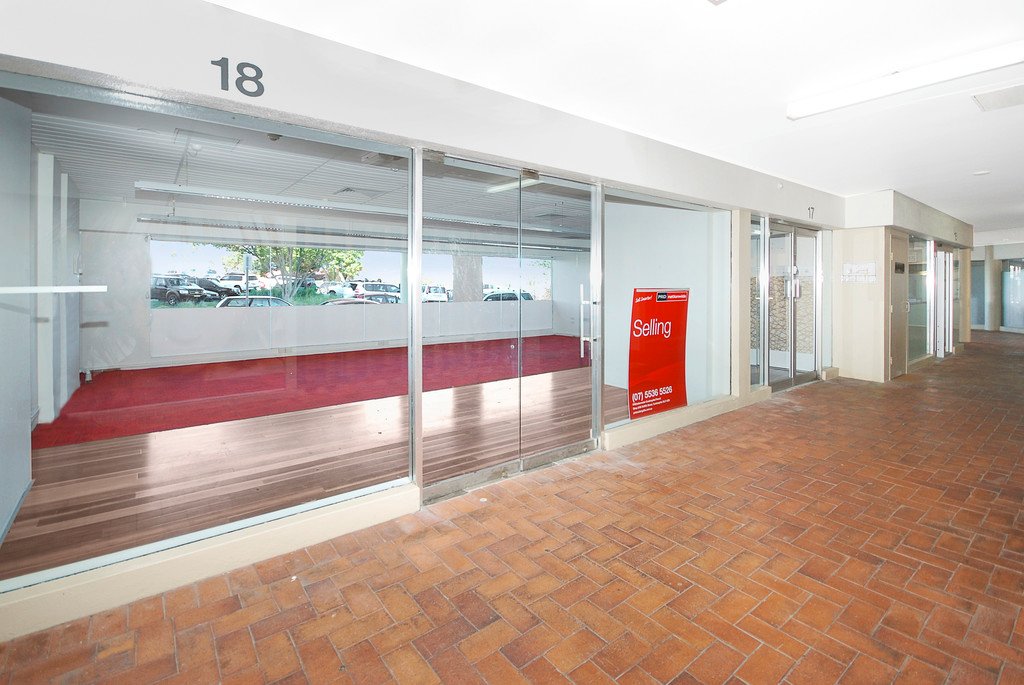 17 & 18/118 Griffith Street COOLANGATTA 4