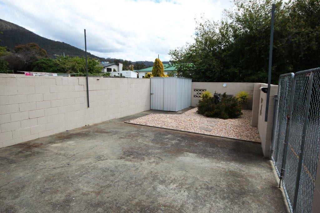 1/7-9 Burgan Circle CHIGWELL 8