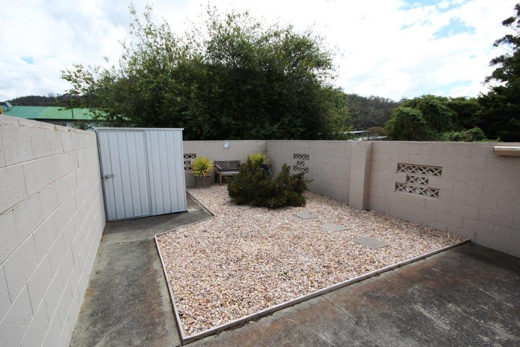 1/7-9 Burgan Circle CHIGWELL 9
