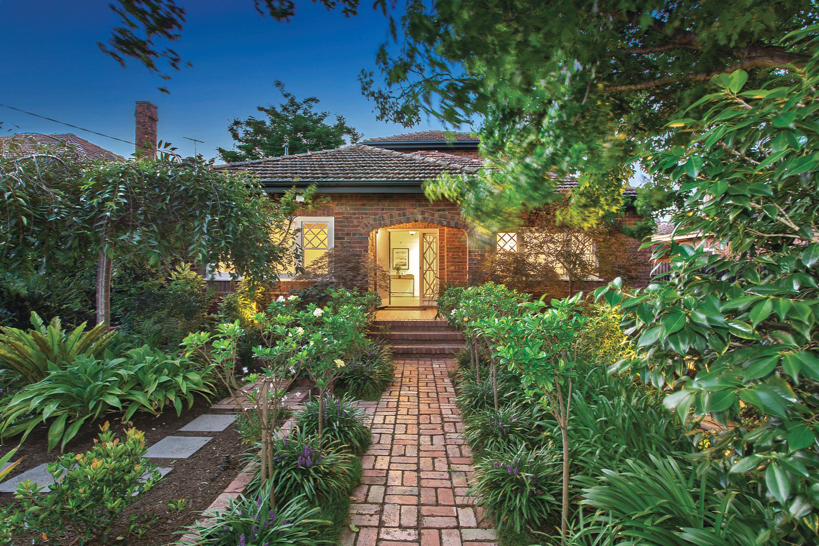 17 Allaville Avenue, Glen Iris, VIC