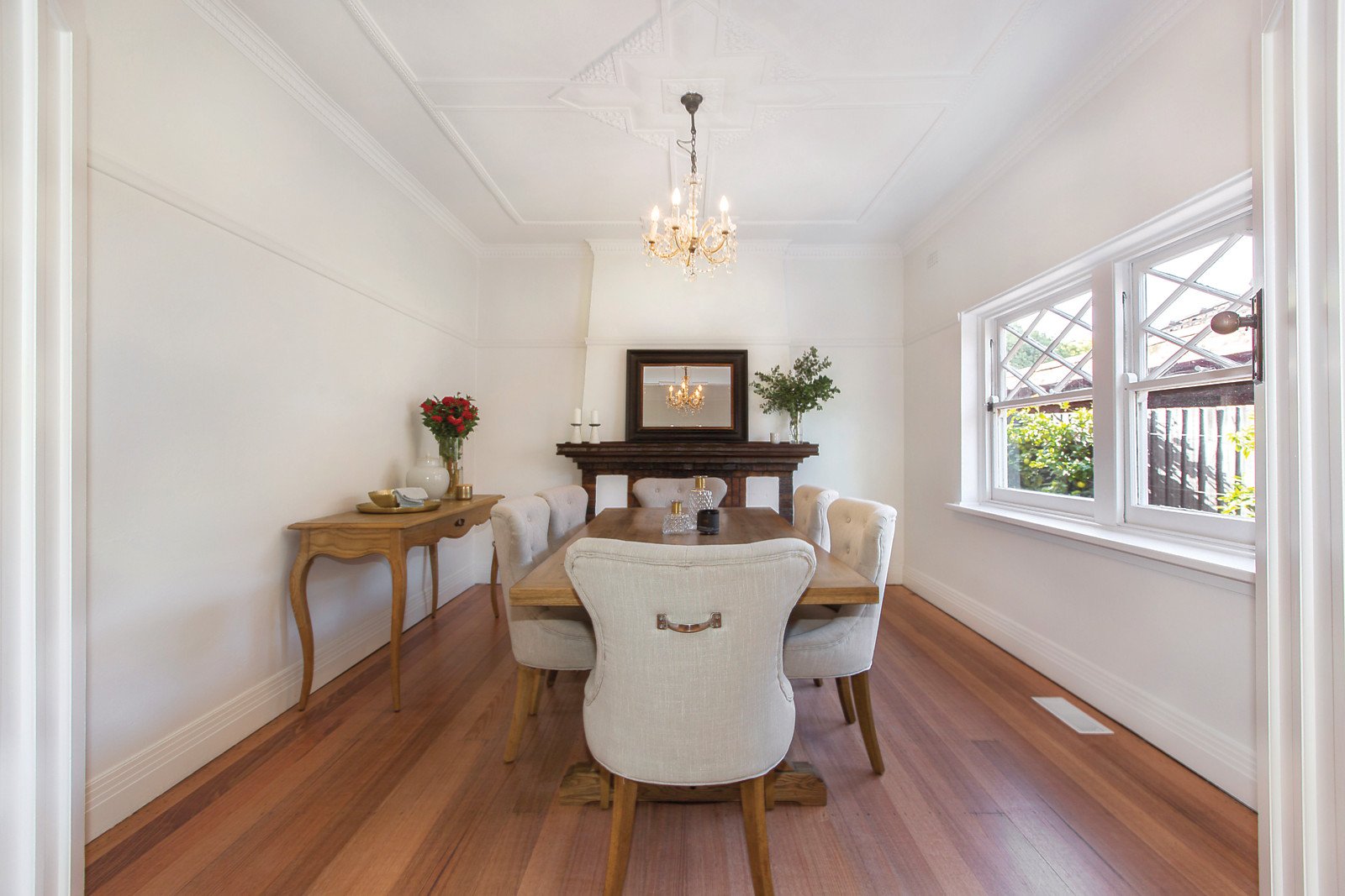 17 Allaville Avenue, Glen Iris, VIC