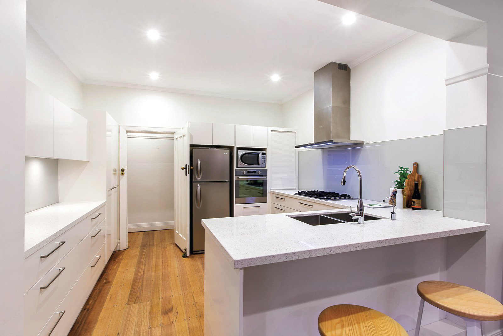 17 Allaville Avenue, Glen Iris, VIC