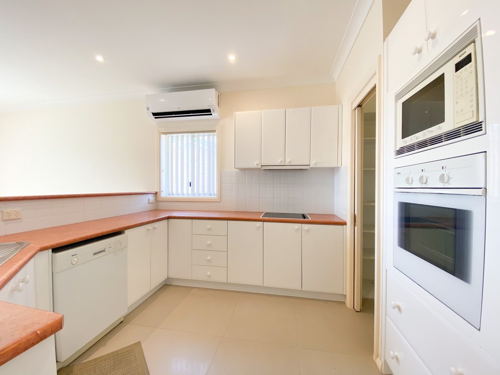 17 Amaroo Crescent FINGAL BAY 5