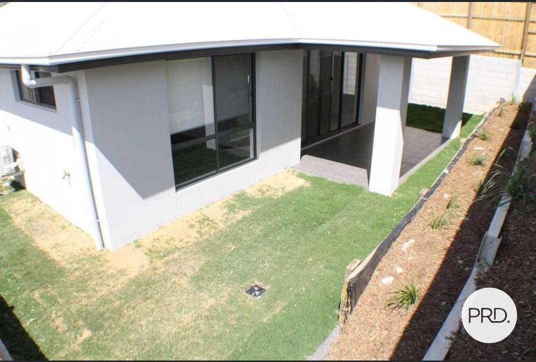 17 Angahook Crescent UPPER COOMERA 1