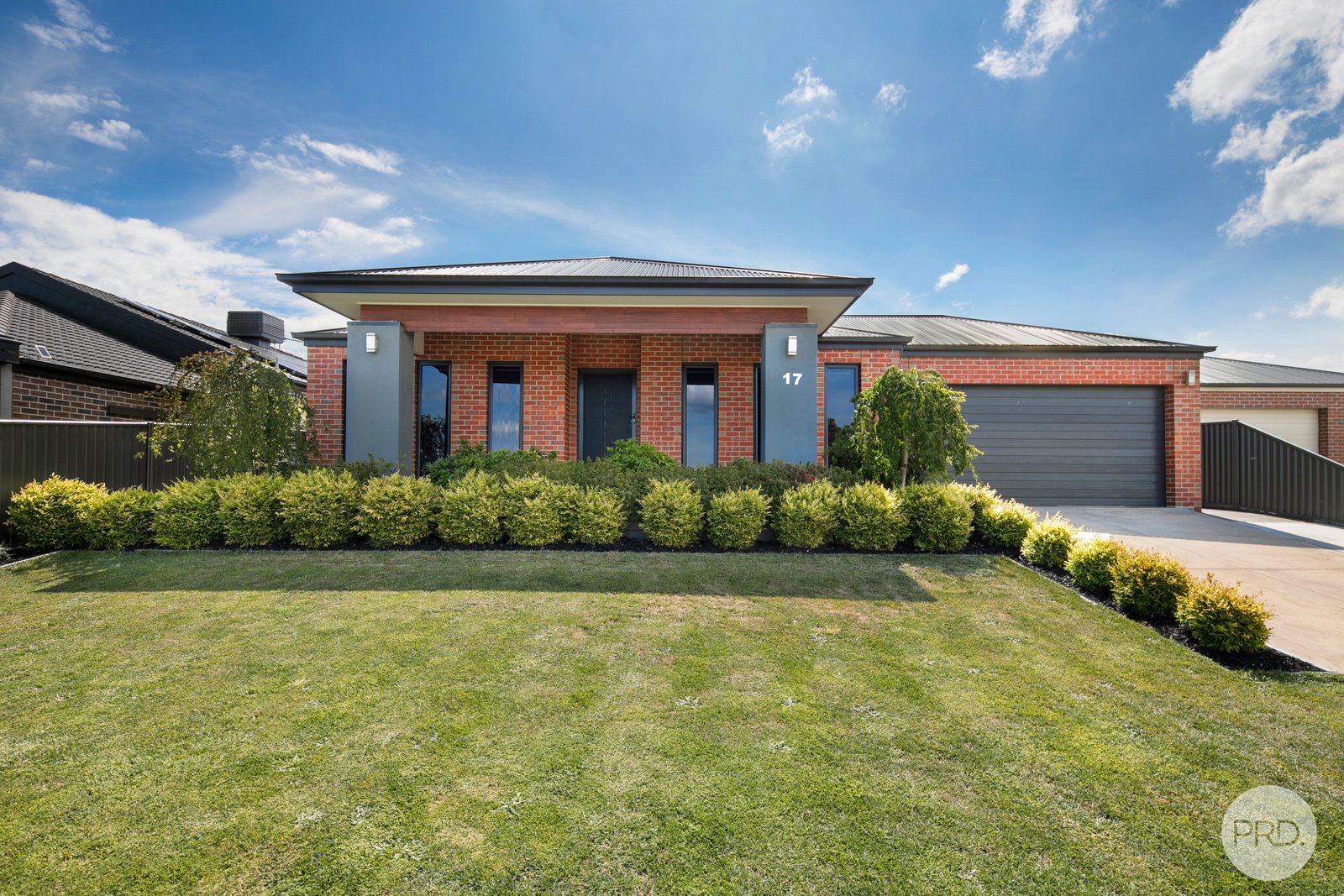 17 Angus Close DELACOMBE 1