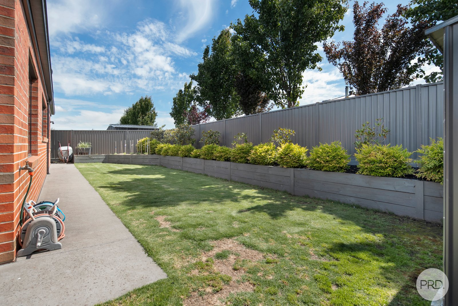 17 Angus Close DELACOMBE 14