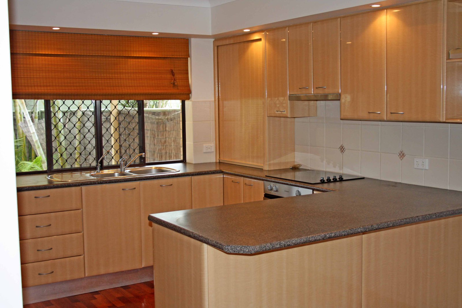 1/7 Aquila Court MERMAID WATERS 3