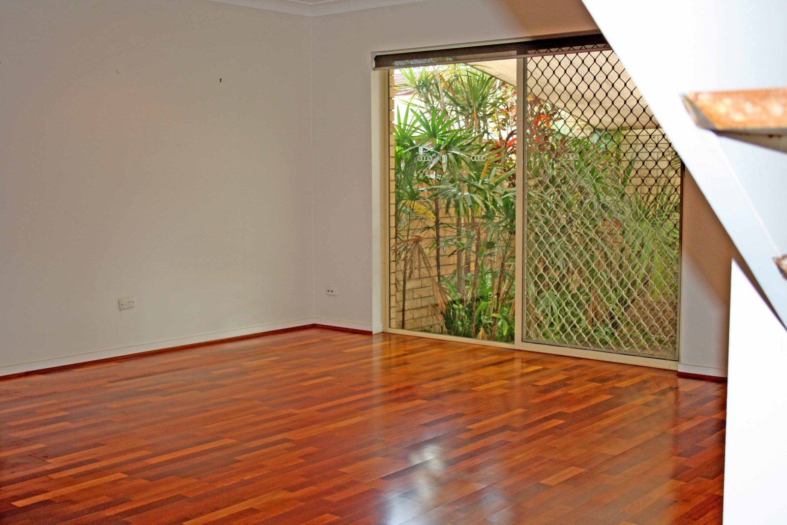 1/7 Aquila Court MERMAID WATERS 4