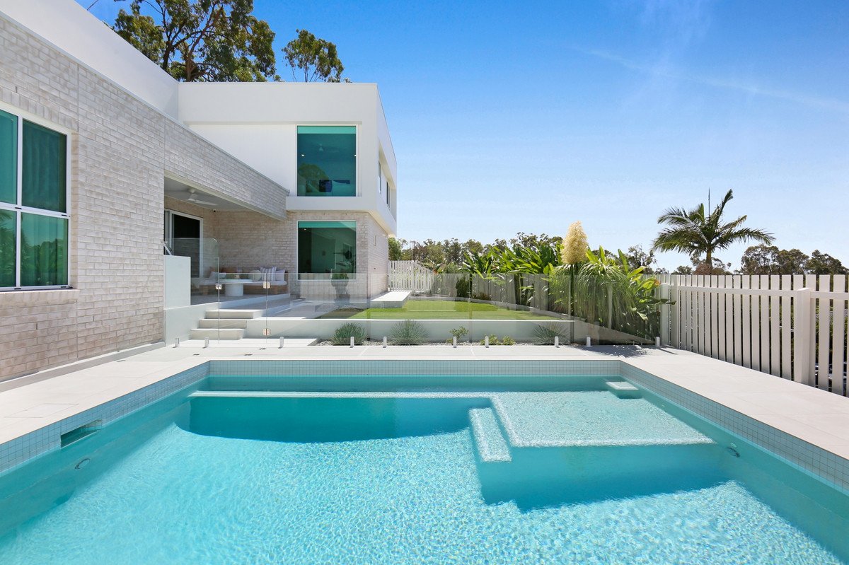 17 Arbury Hill Close Burleigh Heads 2