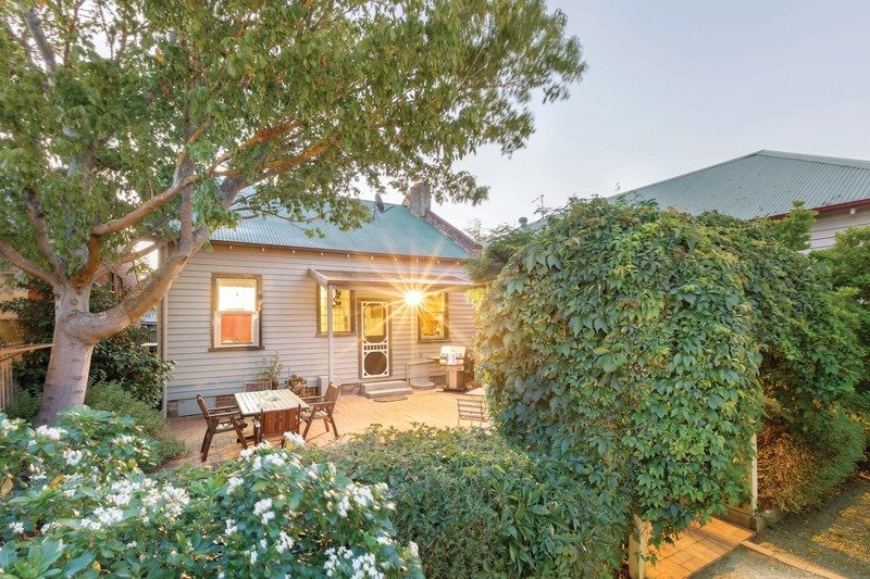Gallery: 17 Ascot Street South