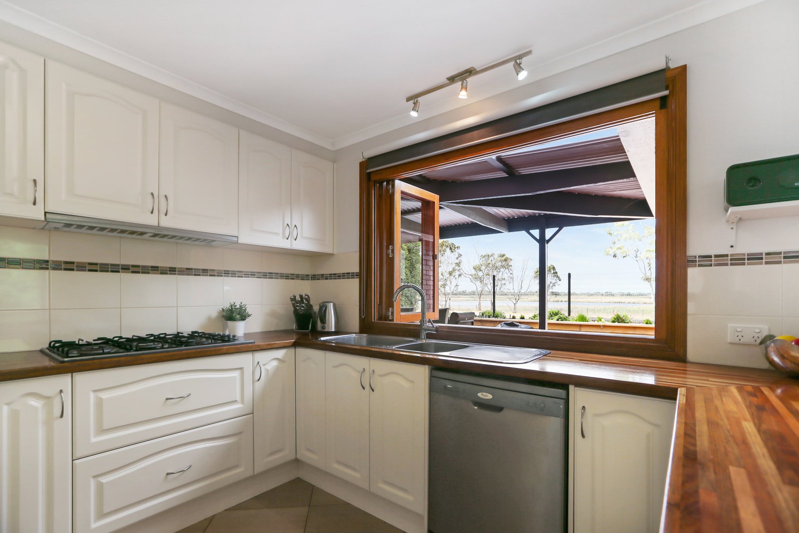 Gallery: 17 Atherton Close