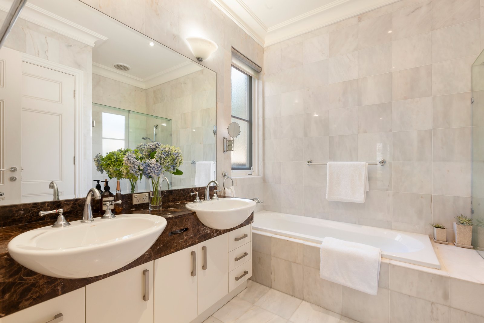 Real Estate and Property in 17 Avalon Road, Armadale, VIC