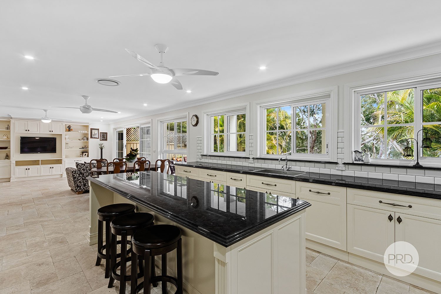 17 Banksia Place LUGARNO 2