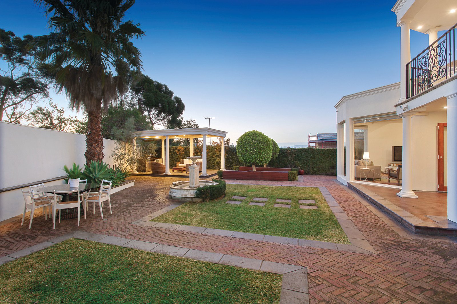 17 Barnsbury Road, Balwyn, VIC