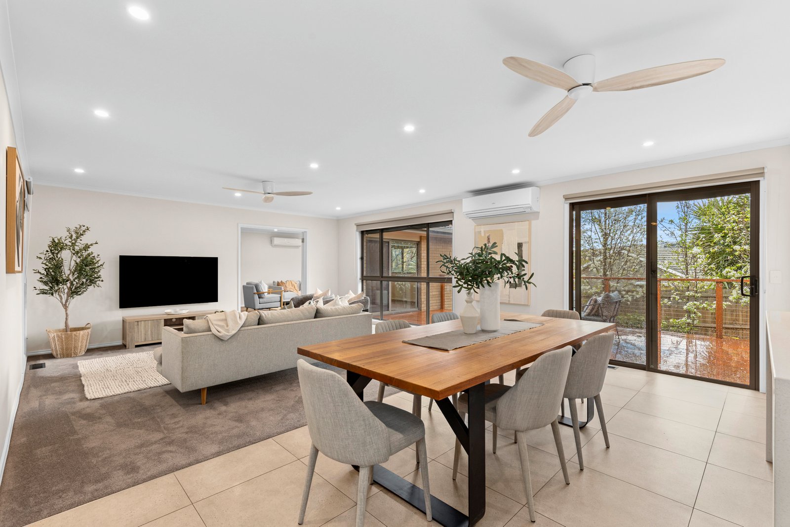 Gallery: 17 Baum Crescent