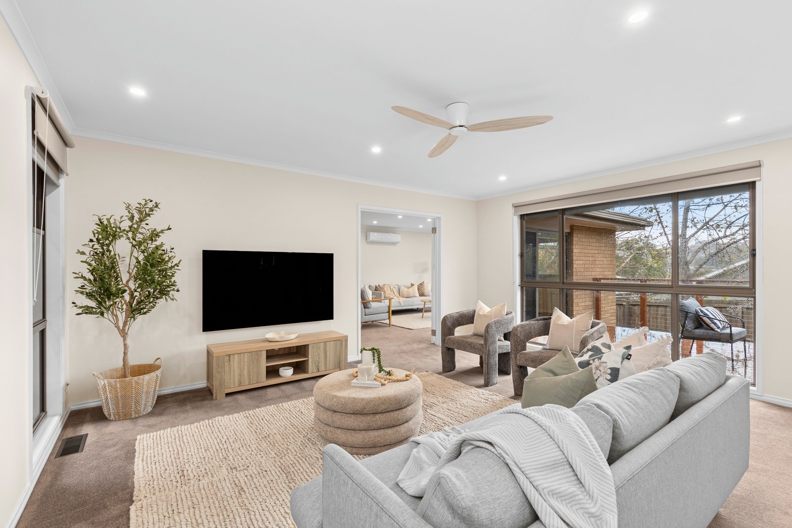 Gallery: 17 Baum Crescent