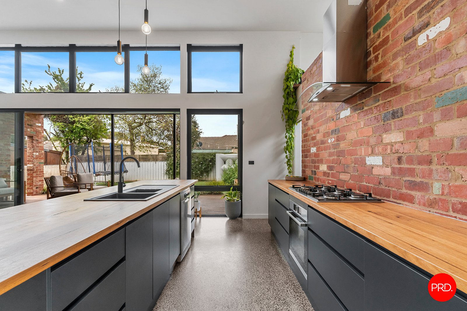 17 Bay Street GOLDEN SQUARE 10