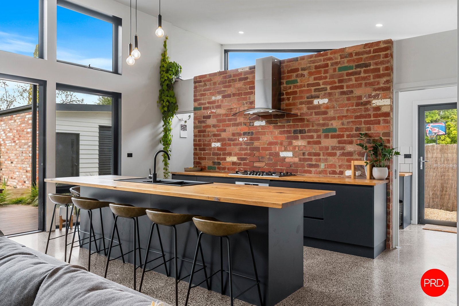 17 Bay Street GOLDEN SQUARE 11