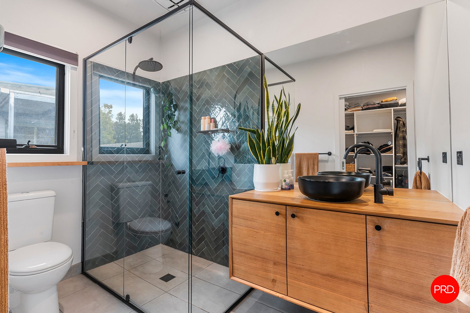 17 Bay Street GOLDEN SQUARE 14