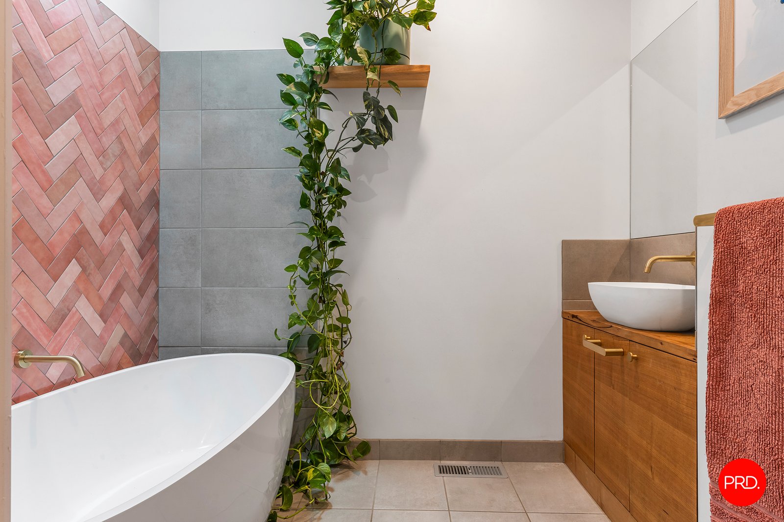 17 Bay Street GOLDEN SQUARE 21