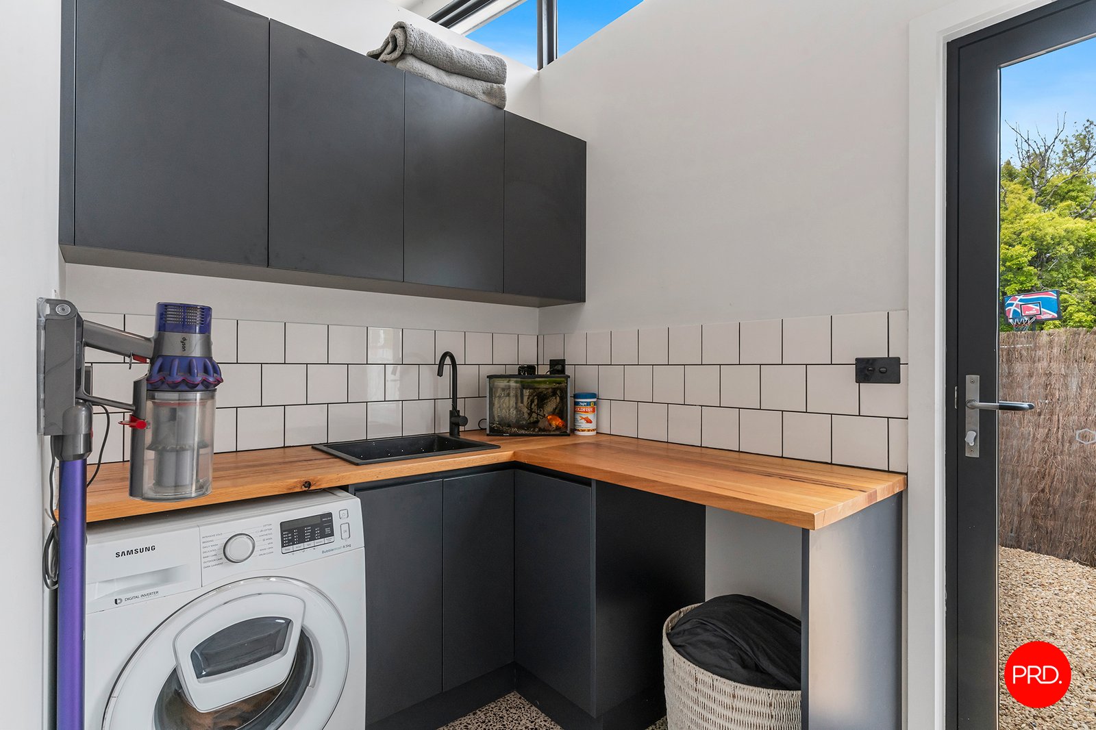 17 Bay Street GOLDEN SQUARE 23