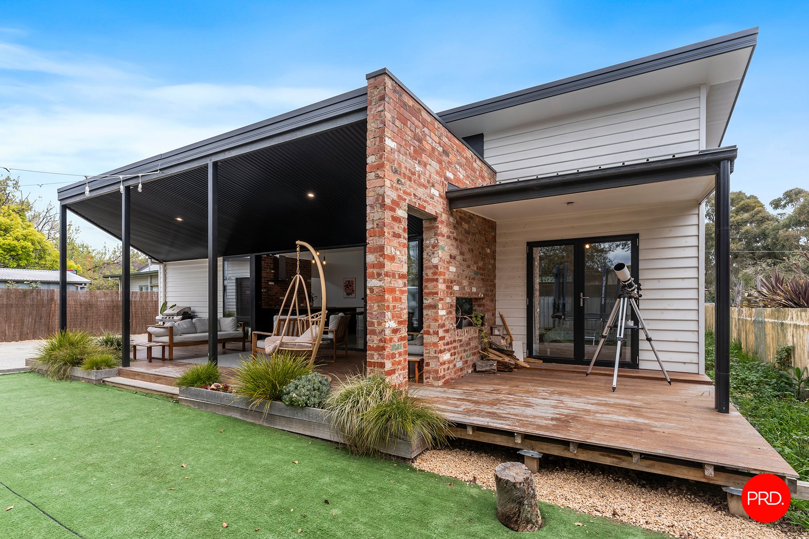 17 Bay Street GOLDEN SQUARE 24