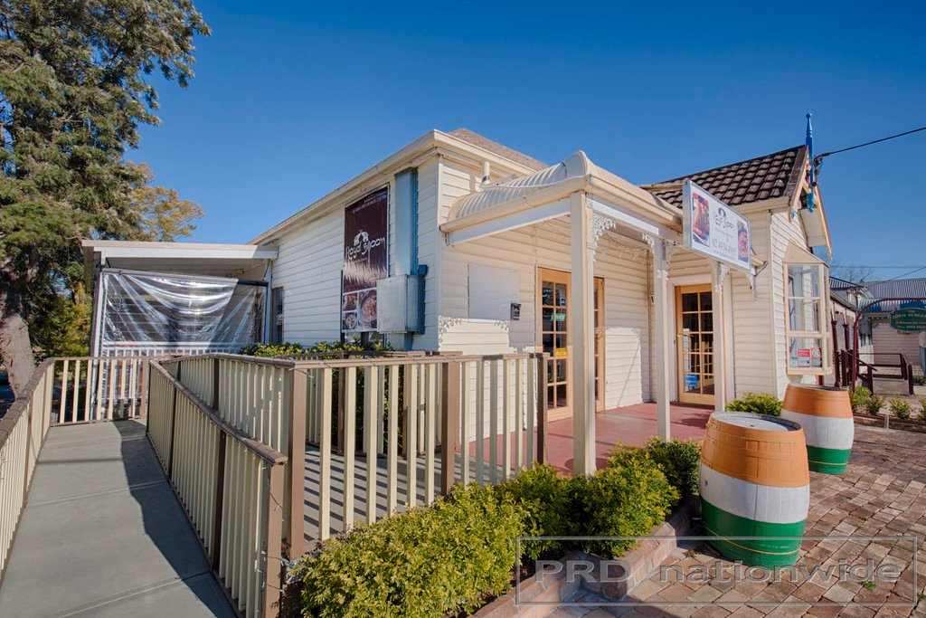 17 Belmore Road LORN 10