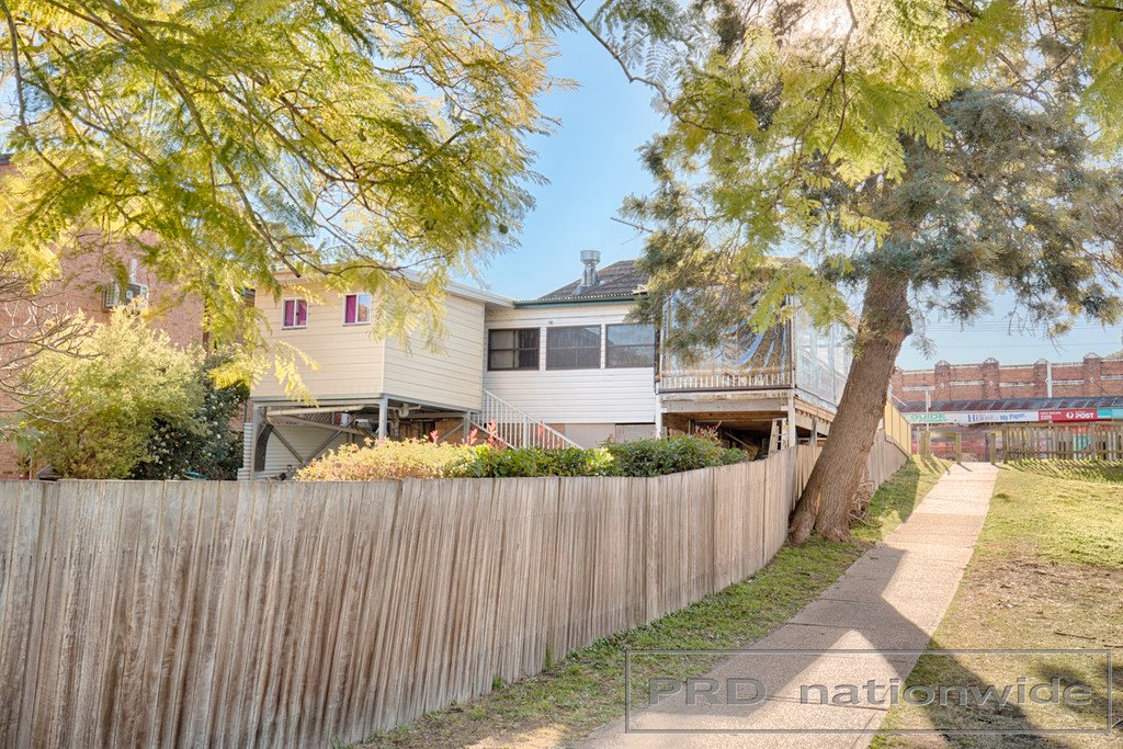 17 Belmore Road LORN 12