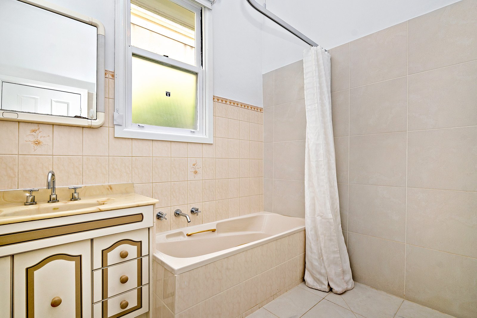 Real Estate and Property in 17 Bennett Street, Deepdene, VIC