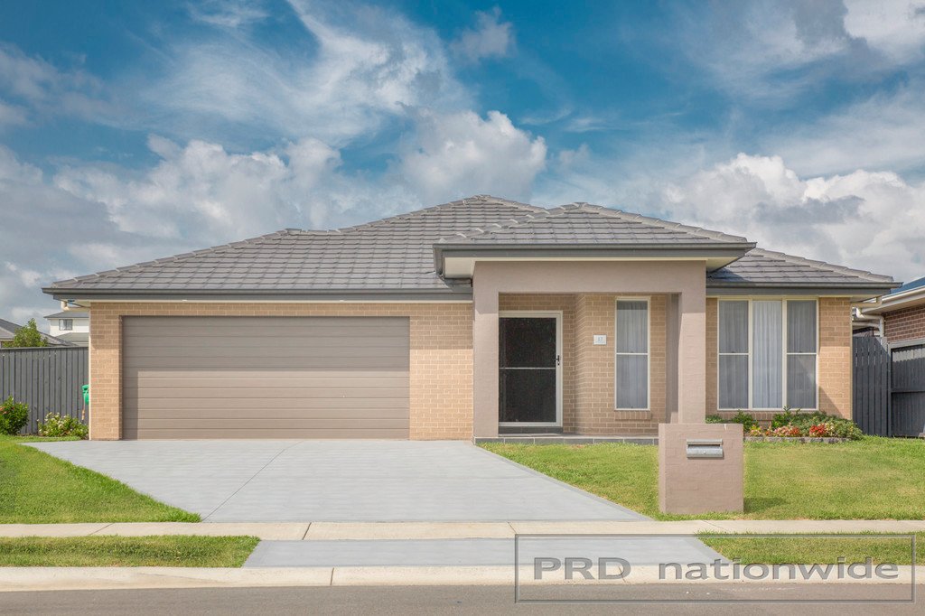 17 Billabong Pde  CHISHOLM 1